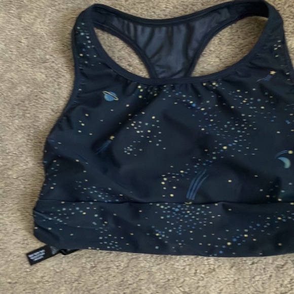 Set of MEDIUM Victoria’s Secret 7/8 length leggings, with SMALL sports bra. - Picture 4 of 7